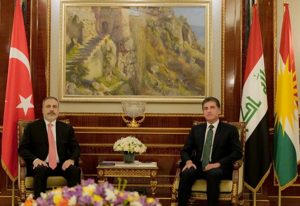 الرئيس نيجيرفان بارزاني يجتمع مع وزير الخارجية التركي