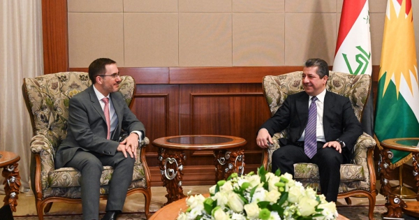 PM Masrour Barzani meets with UK ambassador to Iraq