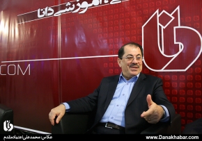 Nazem Dabbagh Visit the Pavilion of Dana News Agency in Media Exhibition: It must Expected ISIS to be destroyed soon