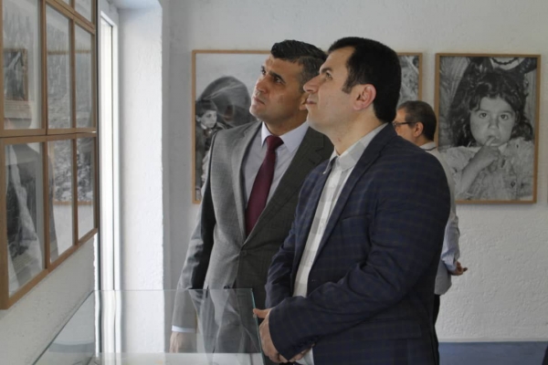 Iraqi Kurdish envoy attend &quot;Climate of Wonder&quot; photo exhibition in Tehran